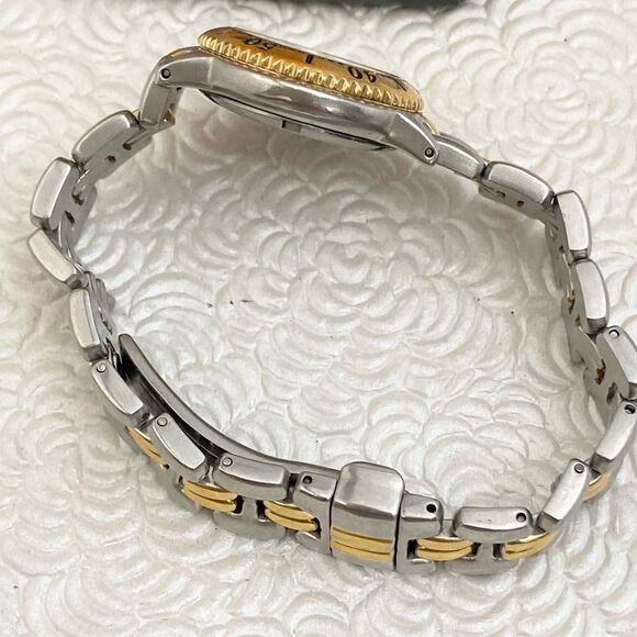 Vintage 1993 Bulova Marine Star Two-Tone German Quartz Ladies Diver Style Watch - Picture 10 of 15